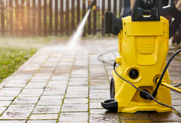 Best Pool Deck Cleaning  in Flora Vista, NM